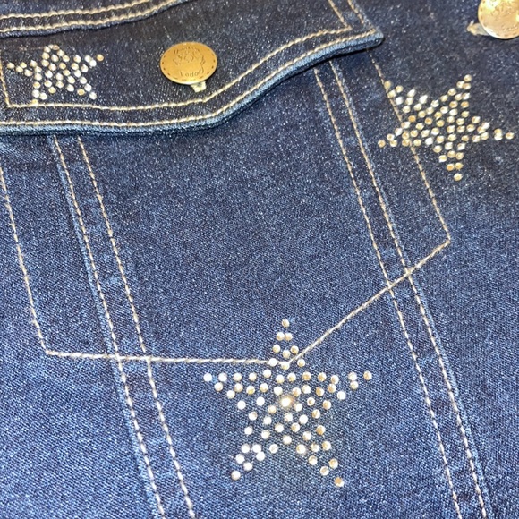 NWOT Quaker Factory Denim Button Down Jacket with Rhinestone Stars - Picture 6 of 7
